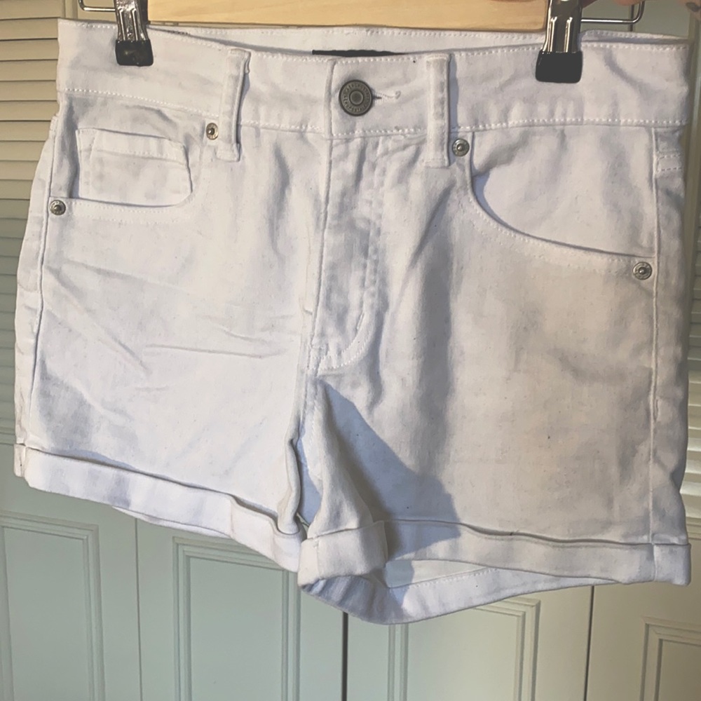 White jean shorts from Aeropostale size 6